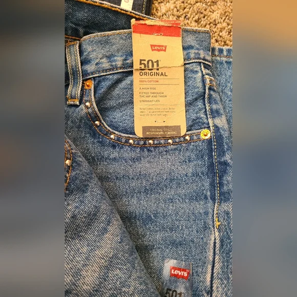 Womens Levi's 501 Original Straight Jeans in Medium Blue Denim - Picture 6 of 7